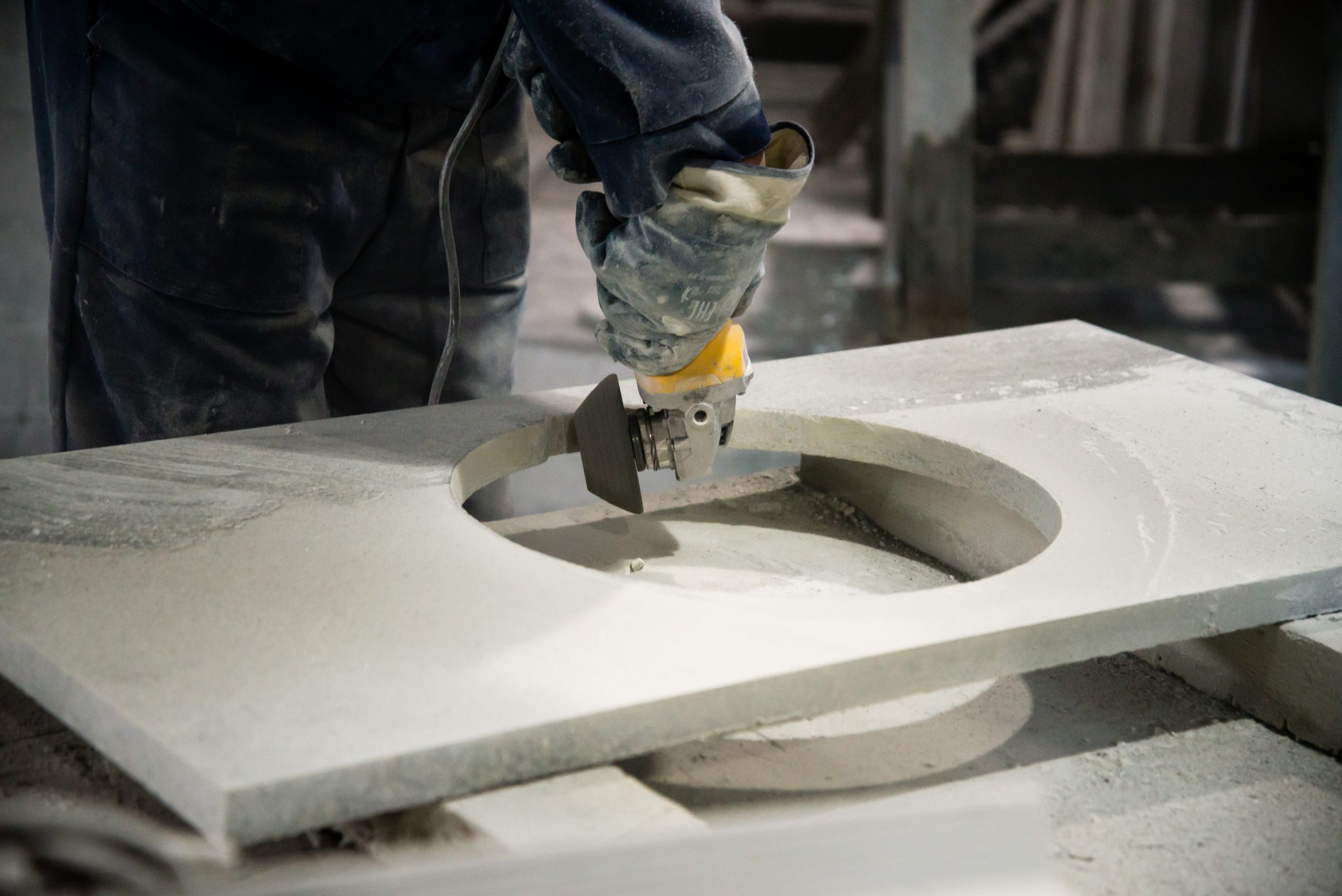 granite countertop fabricator cutting hole for sink